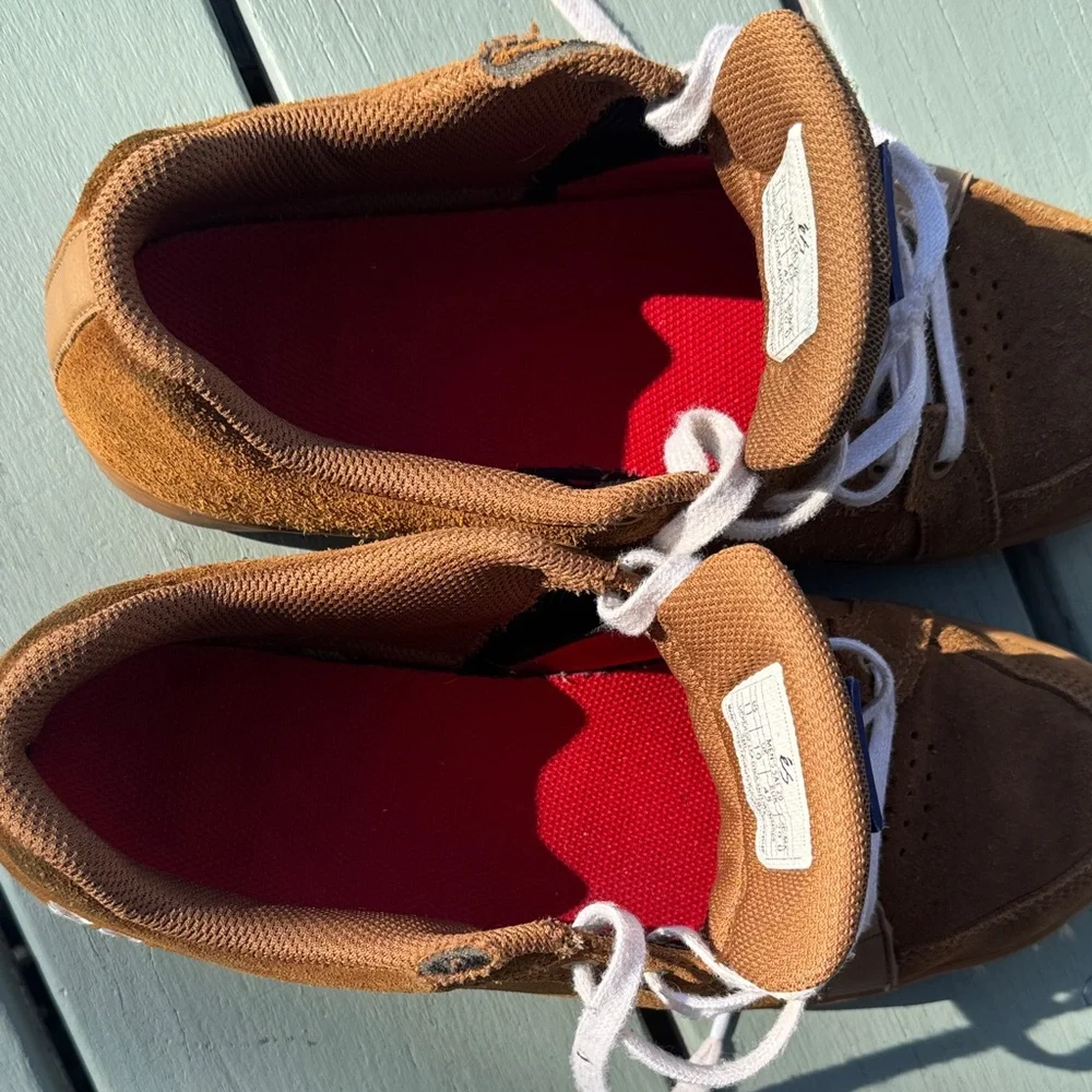 éS Brown Suede Sneakers - Picture 6 of 7